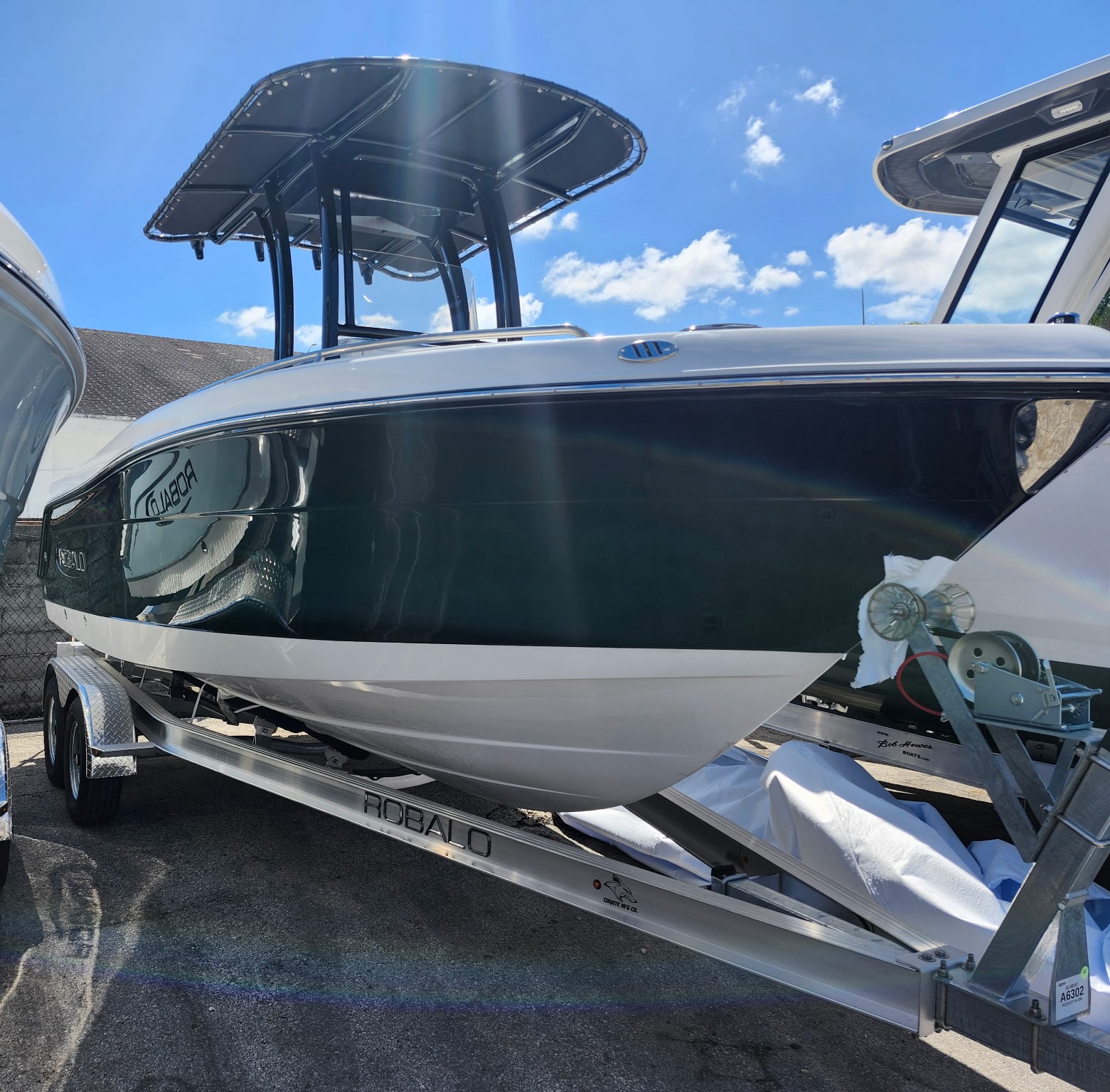 2025 ROBALO 222 Explorer